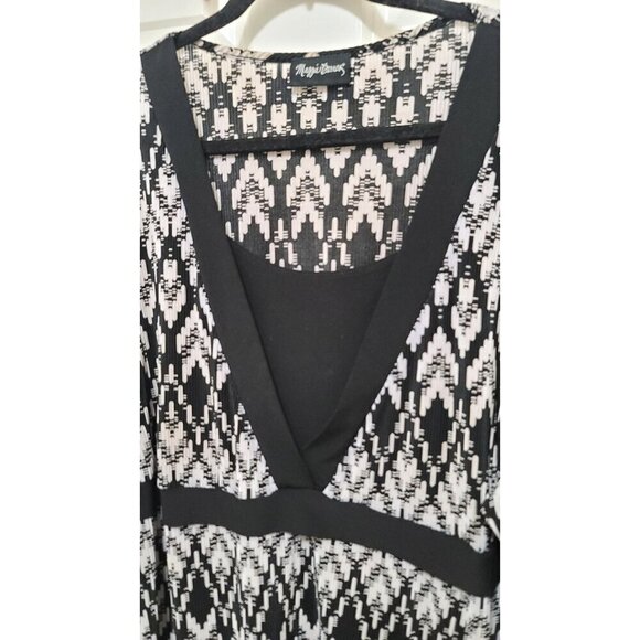 Vintage Maggie Barnes Womens Plus Size V-Neck Tunic Top Black & White Ikat Print - Picture 5 of 8